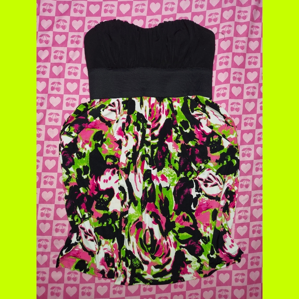Floral Strapless Dress With Pockets Flattering classy